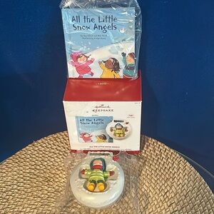 New Hallmark 2013 ~ All The Little Snow Angels ~ Book & Solar Motion Ornament